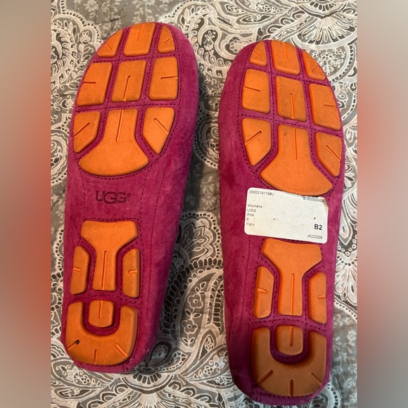 Neon pink UGG Moccasins - Picture 3 of 3